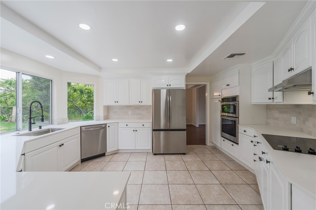 10 Horseshoe Property Photo 29
