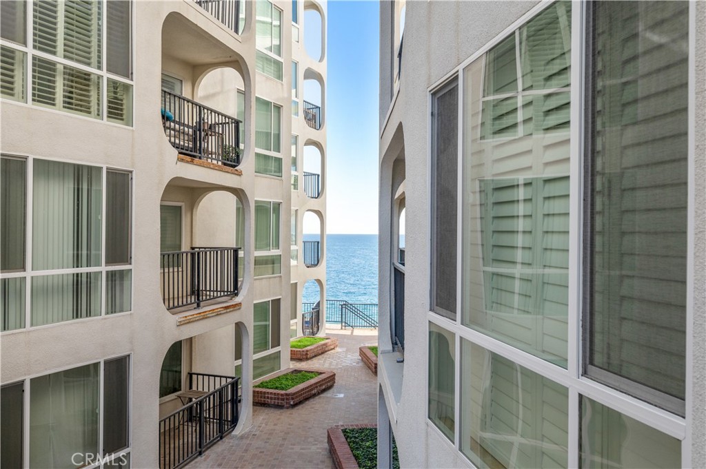 565 Esplanade 202 Property Photo 5