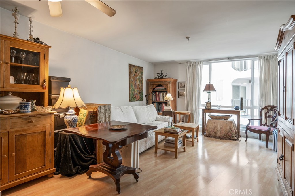 565 Esplanade 202 Property Photo 9