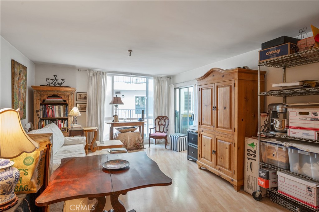 565 Esplanade 202 Property Photo 10