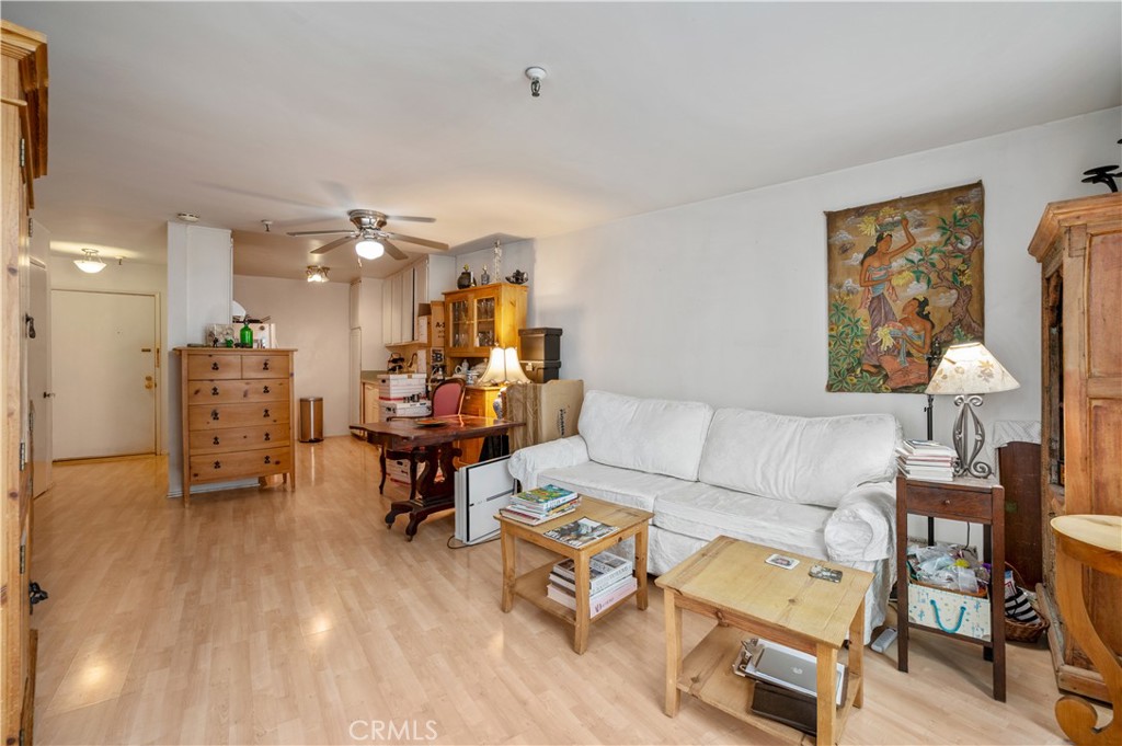565 Esplanade 202 Property Photo 12