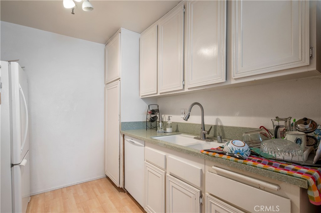 565 Esplanade 202 Property Photo 13