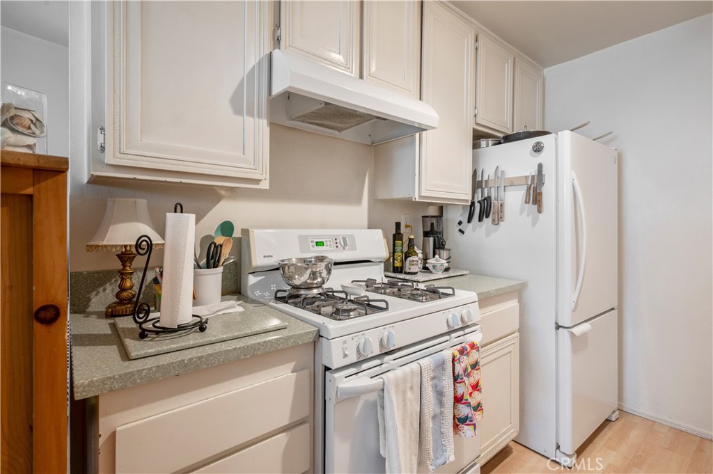 565 Esplanade 202 Property Photo 14