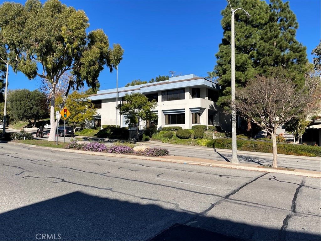 430 Silver Spur Road 100 Property Photo 7