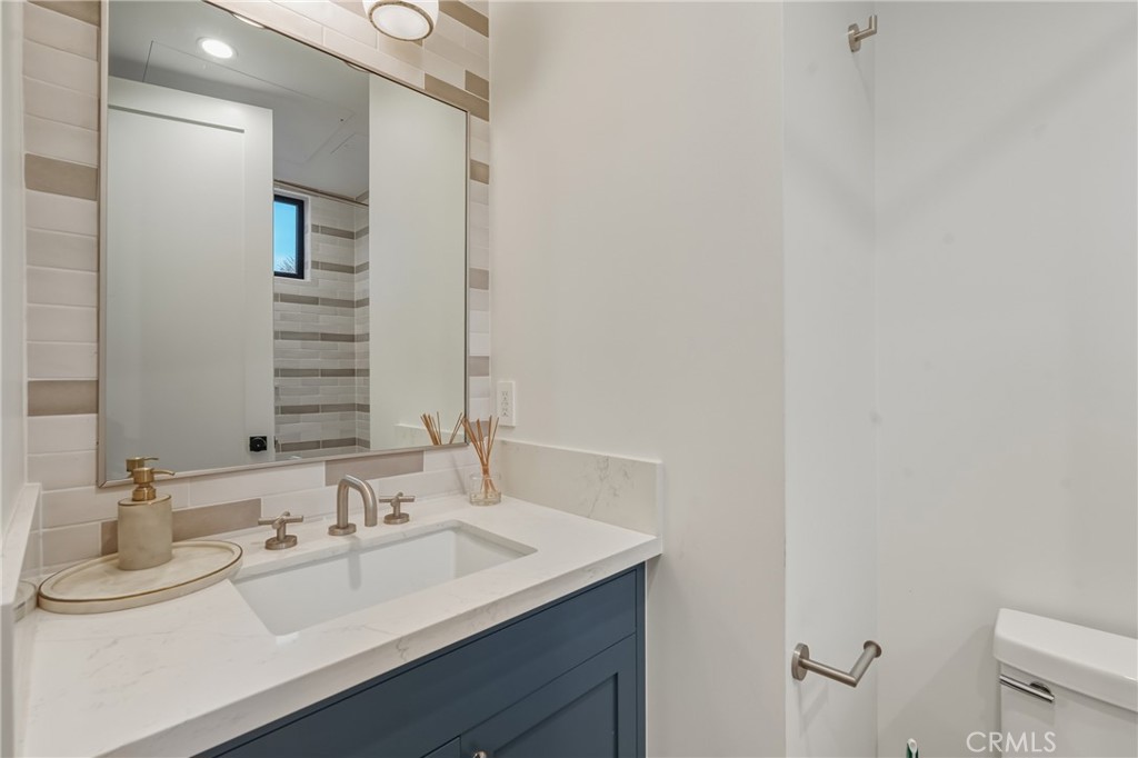 626 Longfellow Property Photo 29