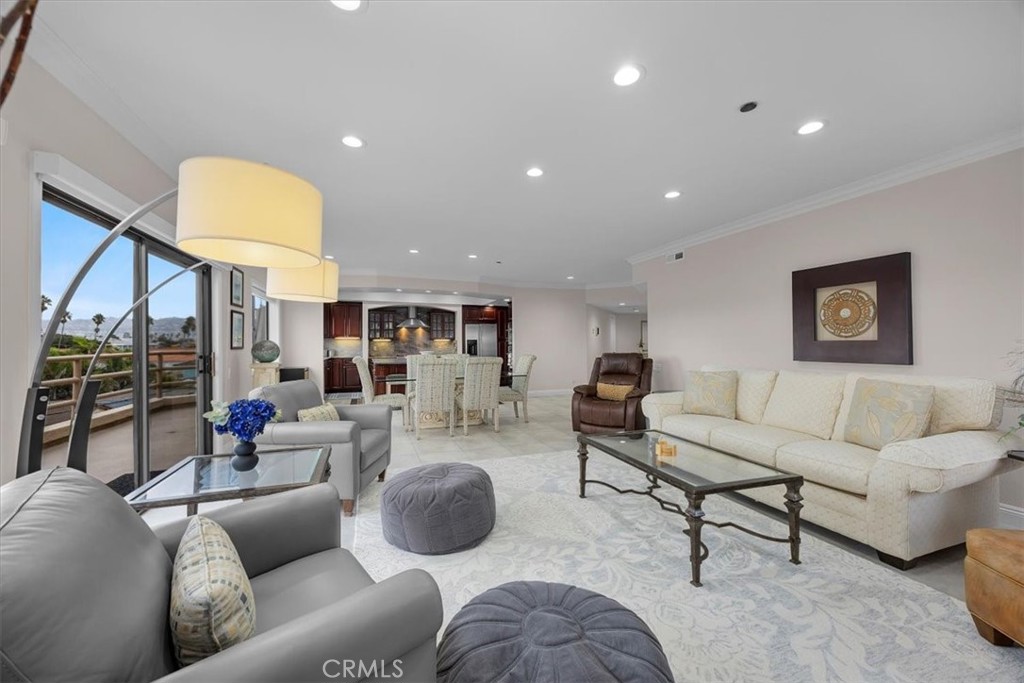 512 Esplanade 303 Property Photo 17