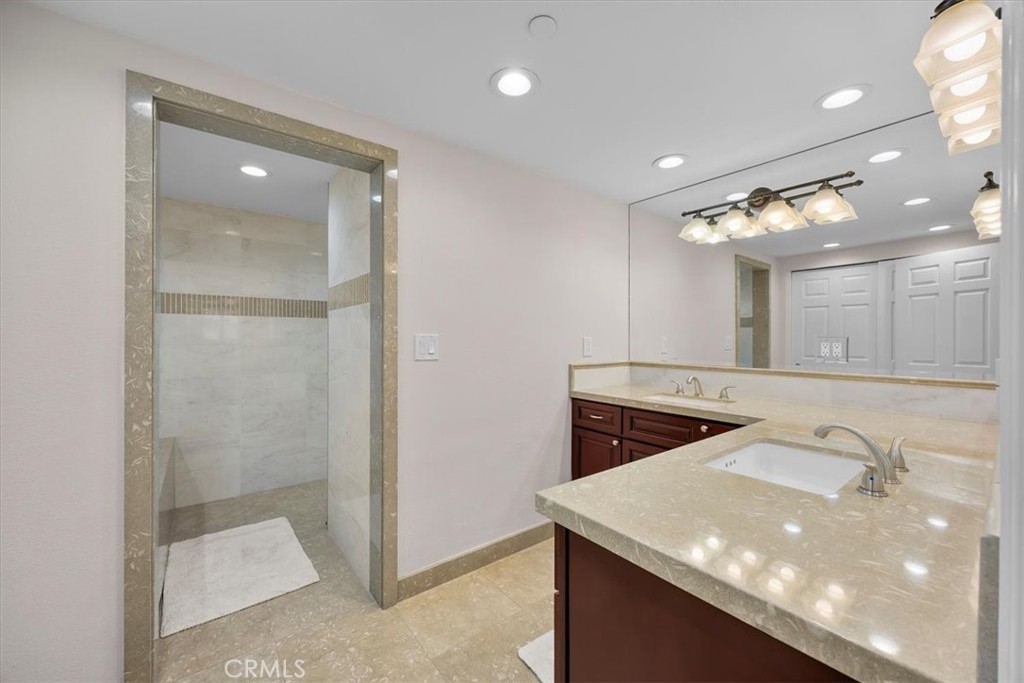 512 Esplanade 303 Property Photo 26