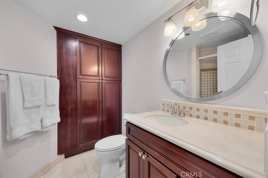 512 Esplanade 303 Property Photo 32