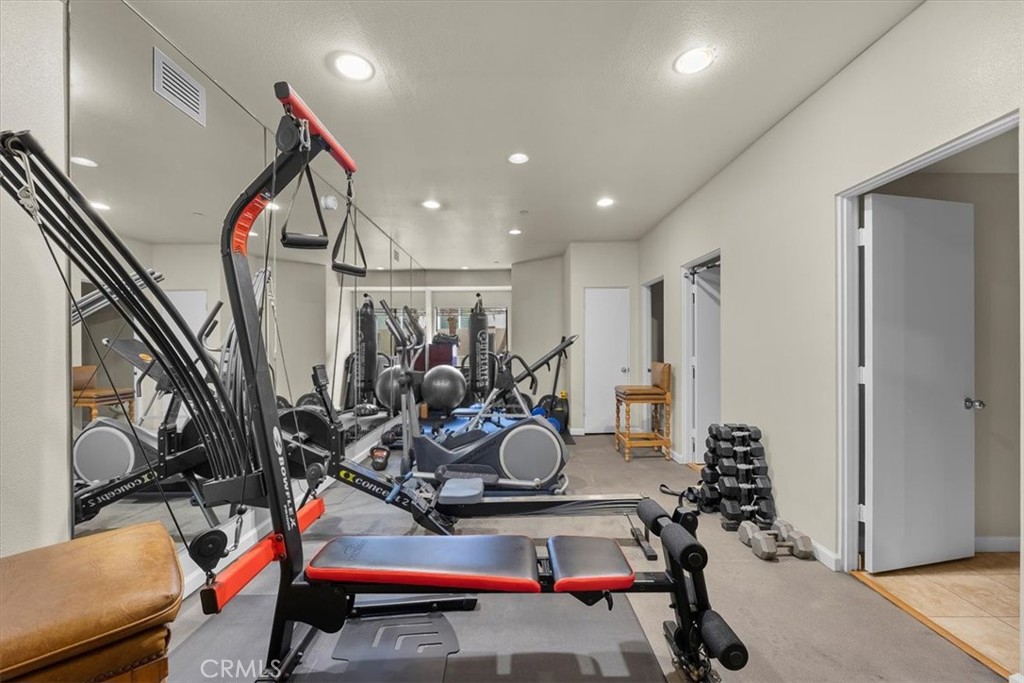 512 Esplanade 303 Property Photo 38