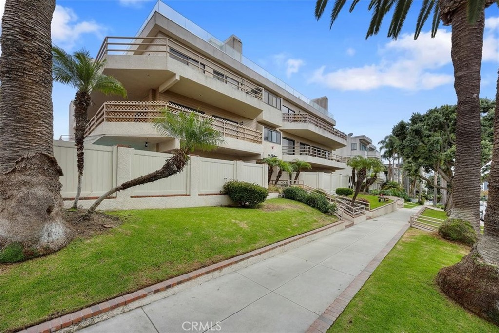 512 Esplanade 303 Property Photo 45
