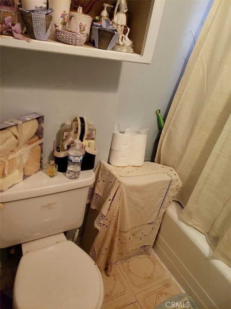 4541 Artesia Property Photo 7