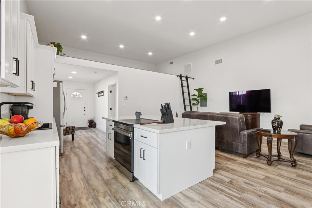 30325 San Jacinto Property Photo 10