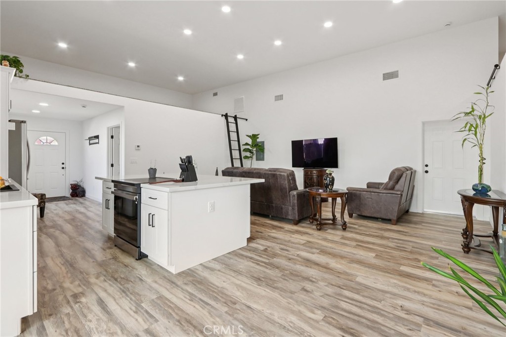 30325 San Jacinto Property Photo 11