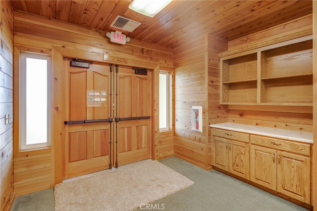 4505 Foothill Property Photo 5