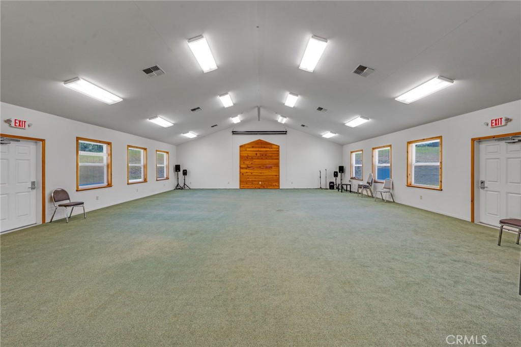 4505 Foothill Property Photo 7