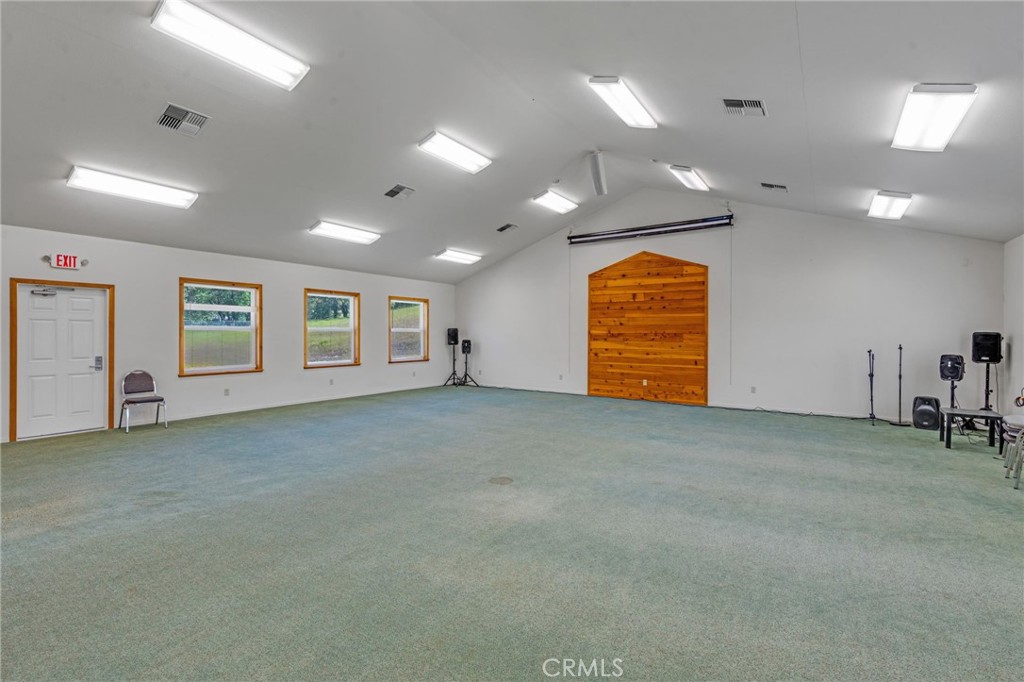 4505 Foothill Property Photo 8