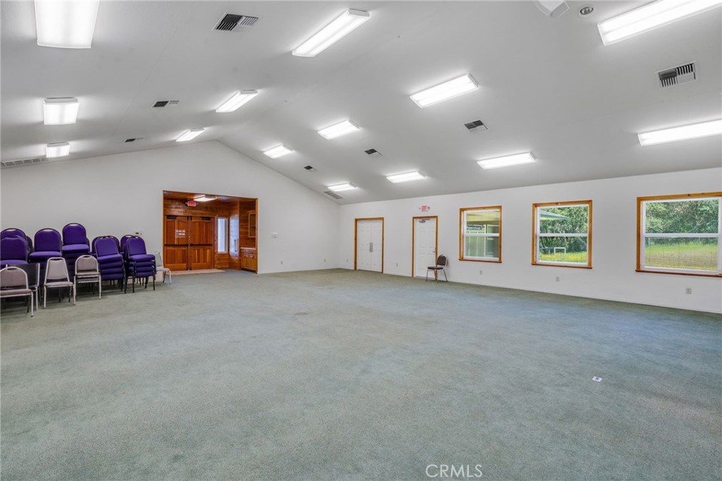 4505 Foothill Property Photo 9
