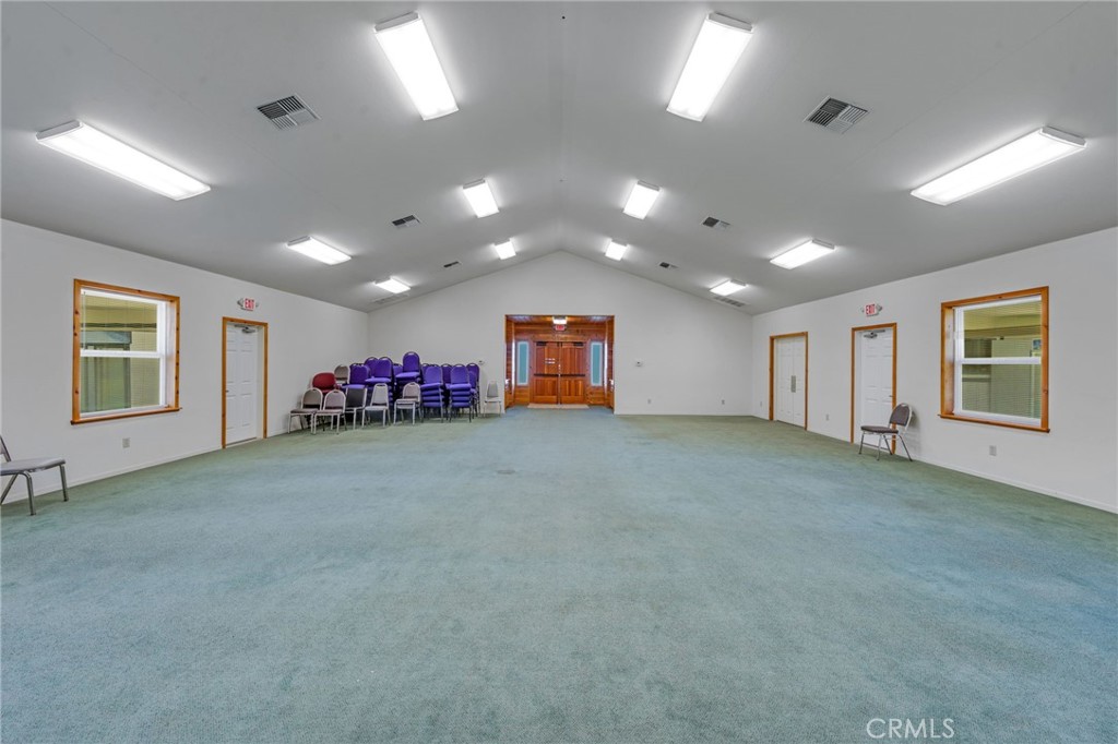 4505 Foothill Property Photo 10