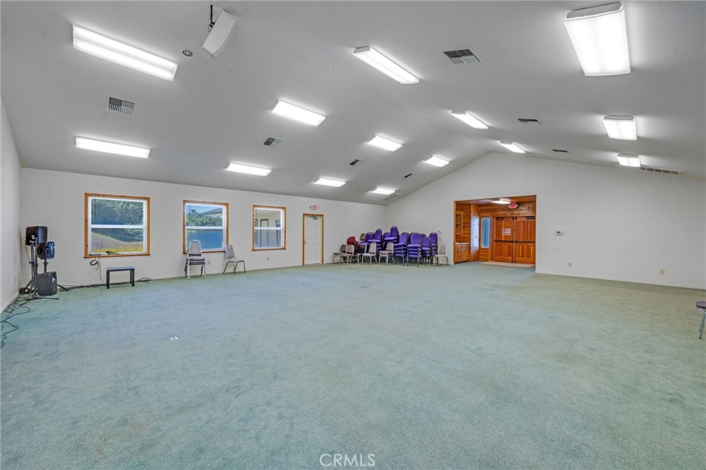 4505 Foothill Property Photo 11