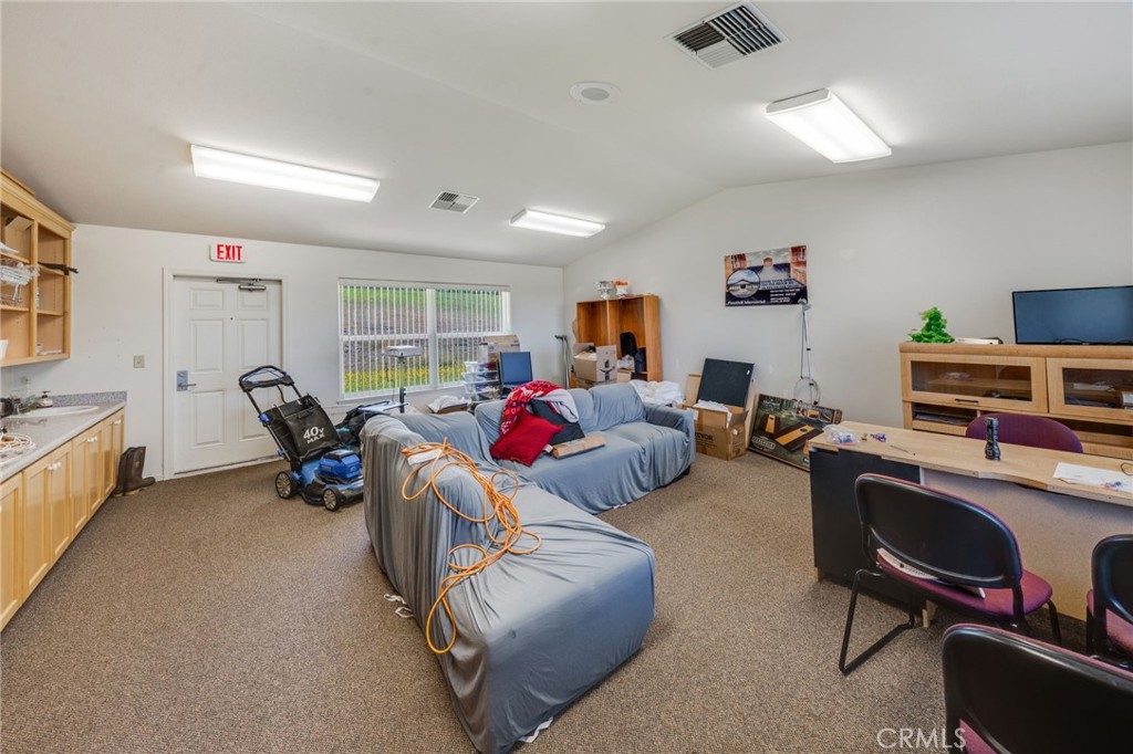 4505 Foothill Property Photo 14