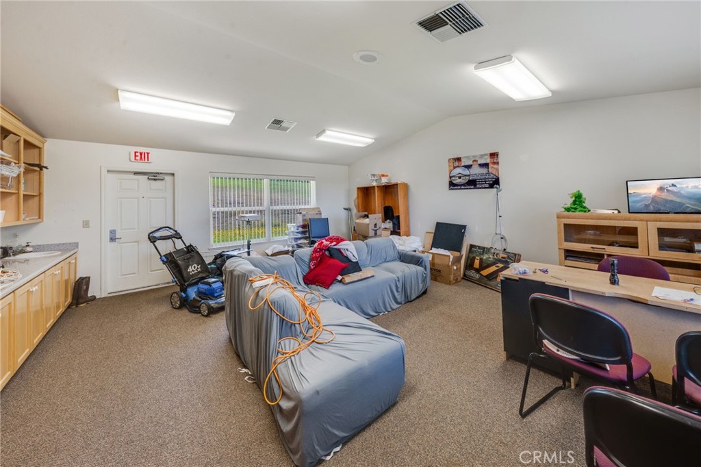 4505 Foothill Property Photo 15