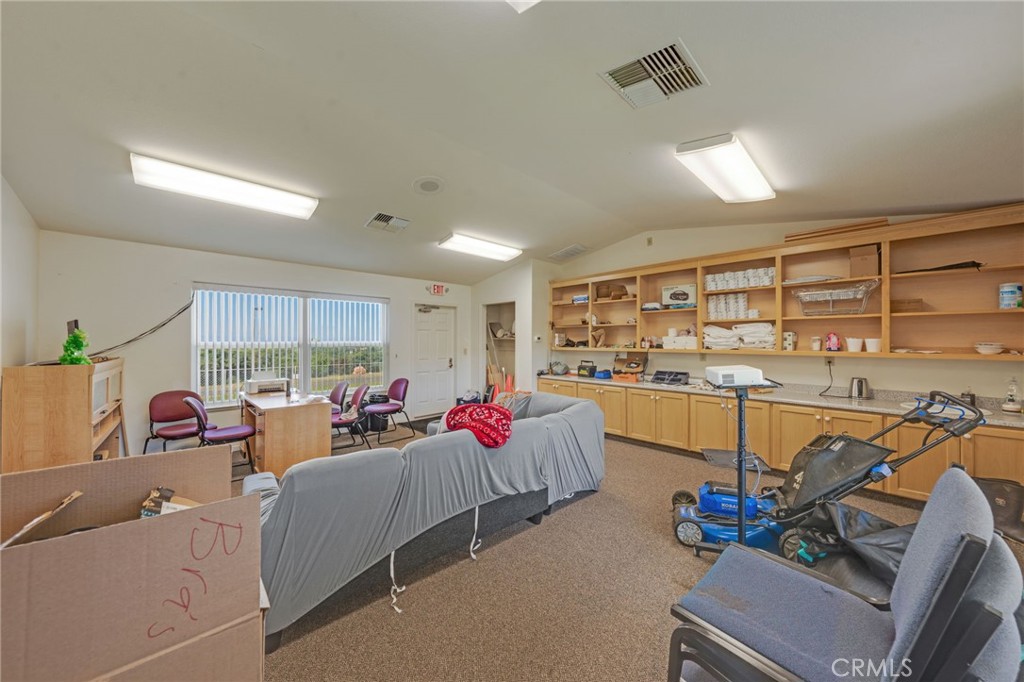 4505 Foothill Property Photo 17