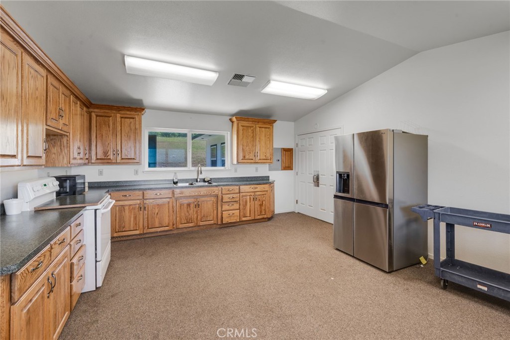 4505 Foothill Property Photo 21