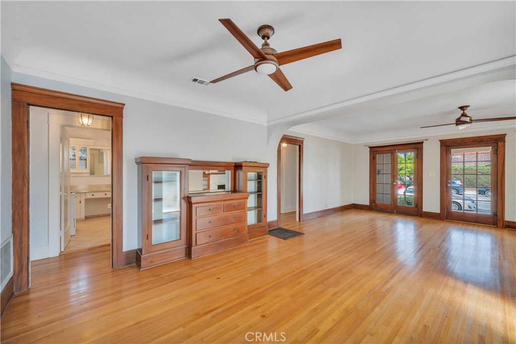 4124 E Broadway Property Photo 8