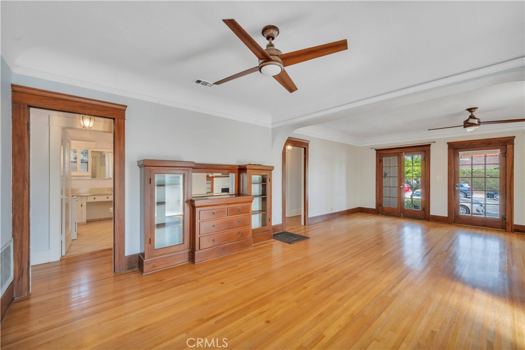 4124 E Broadway Property Photo 8