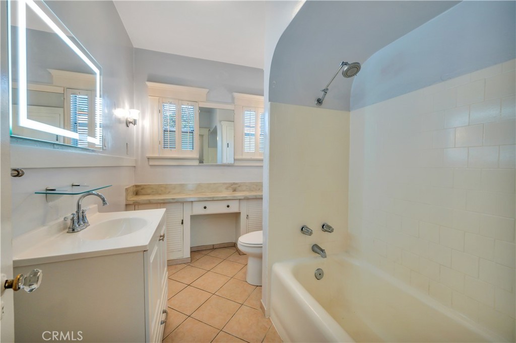 4124 E Broadway Property Photo 16