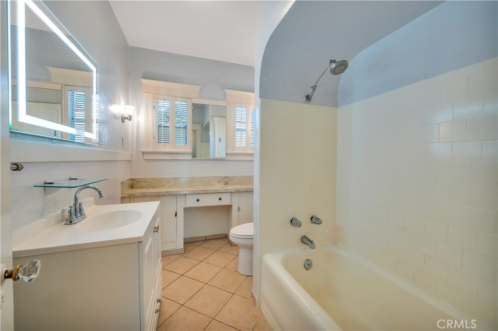 4124 E Broadway Property Photo 16