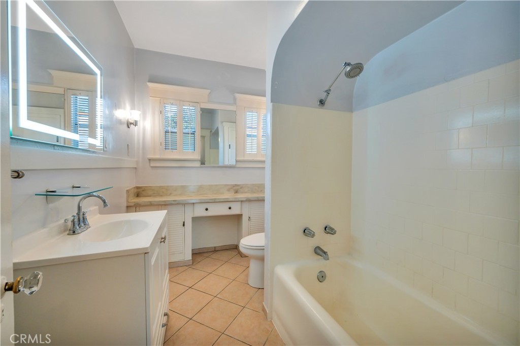 4124 E Broadway Property Photo 16