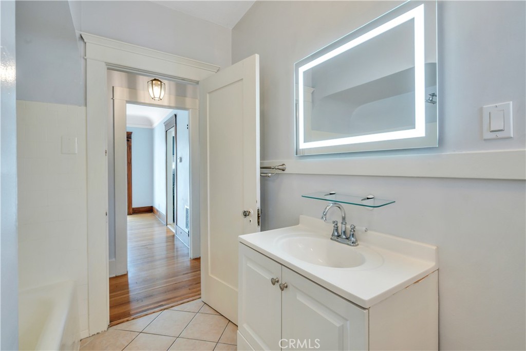 4124 E Broadway Property Photo 17