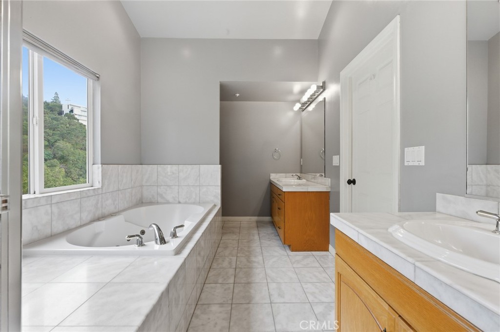 4077 Escondido Property Photo 38