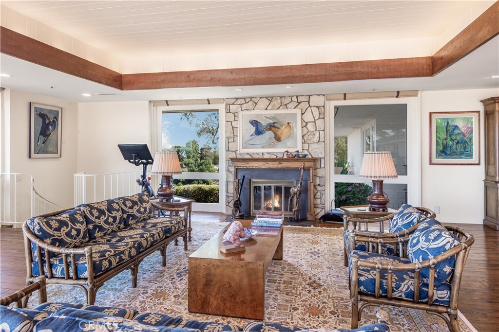 34 Crest E Property Photo 13