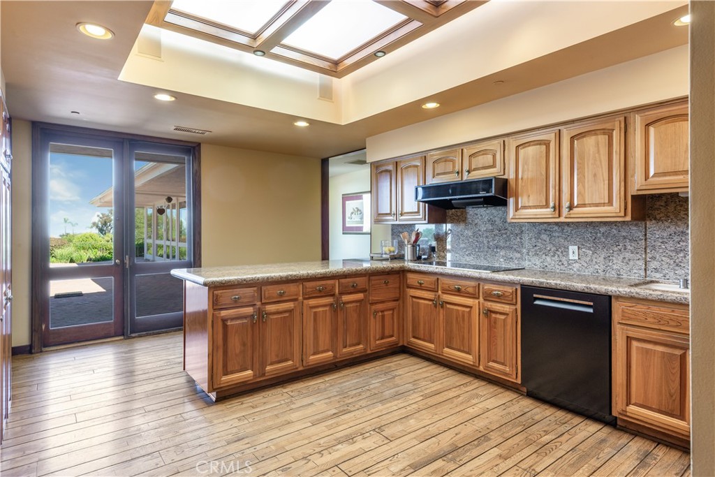 34 Crest E Property Photo 17