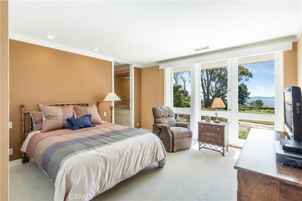 34 Crest E Property Photo 24