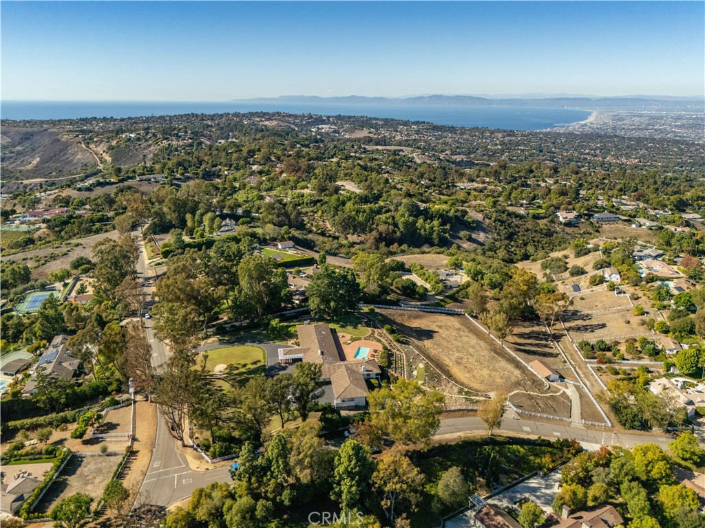 34 Crest E Property Photo 33