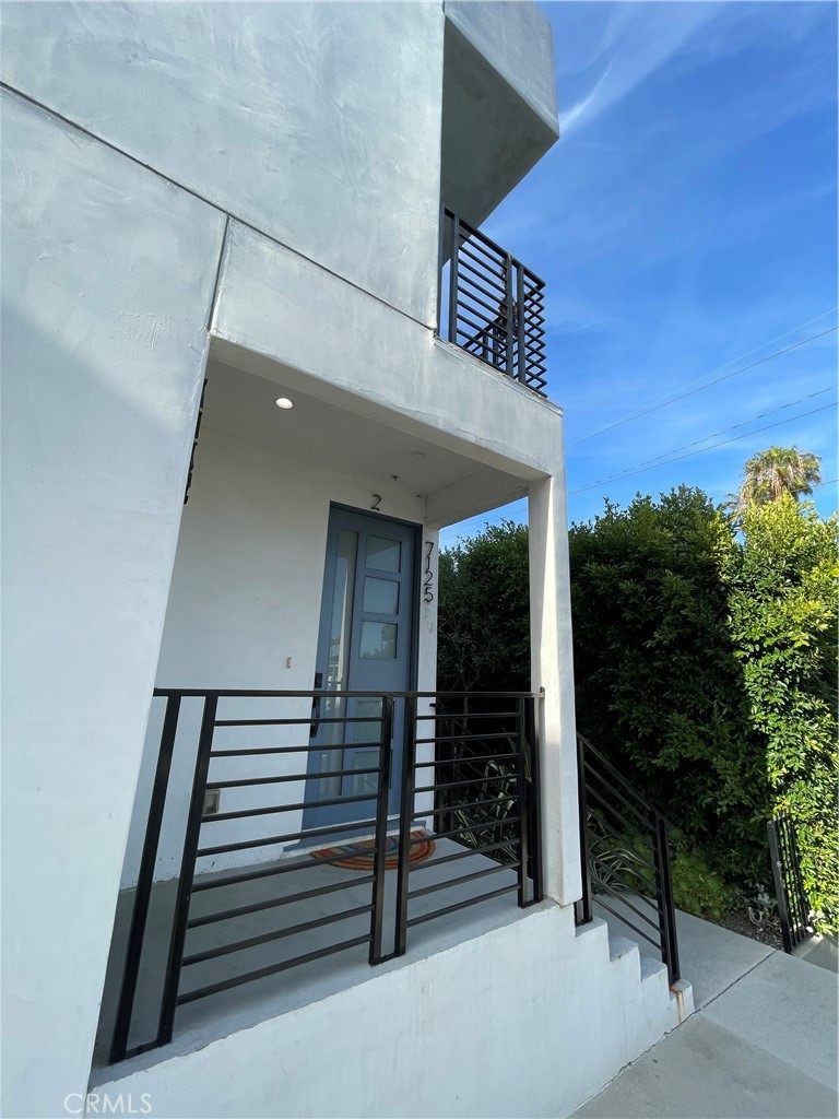 7125 S La Cienega Property Photo 2