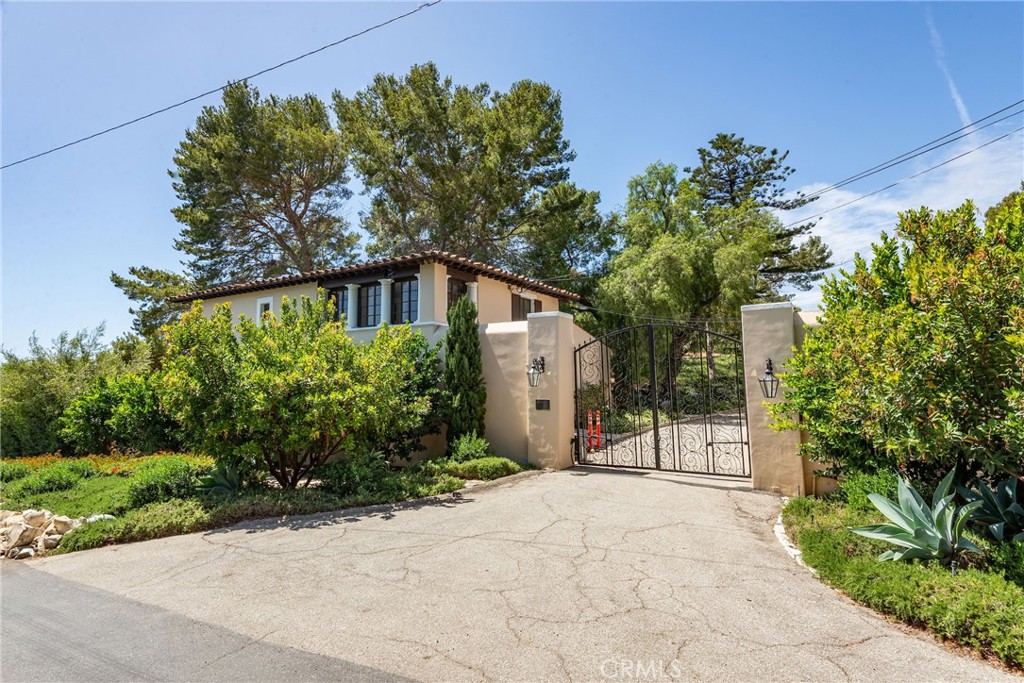 1 Peppertree Drive Property Photo 1