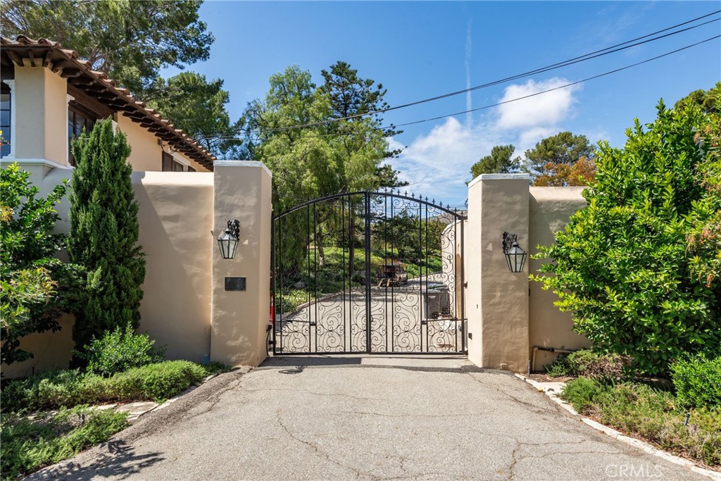 1 Peppertree Drive Property Photo 2