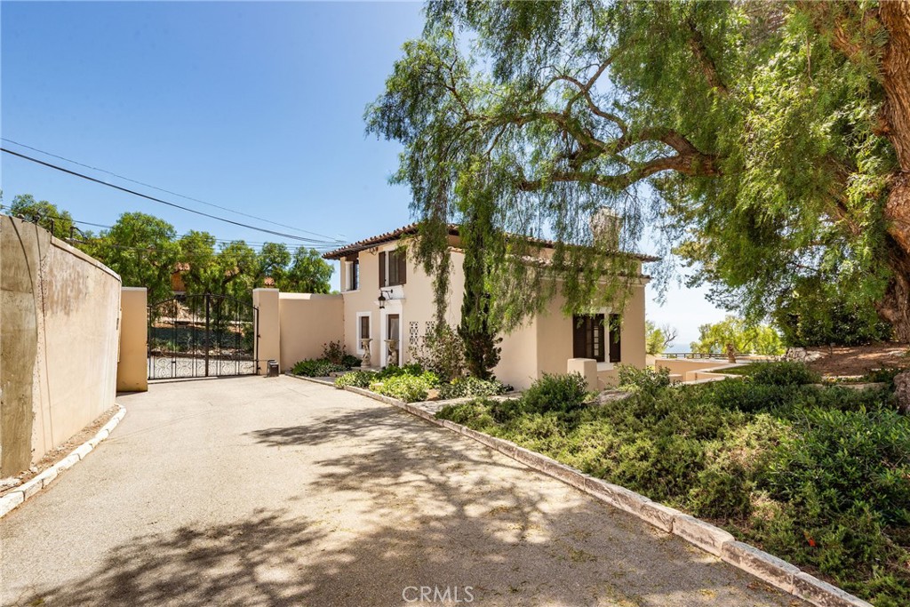 1 Peppertree Drive Property Photo 3