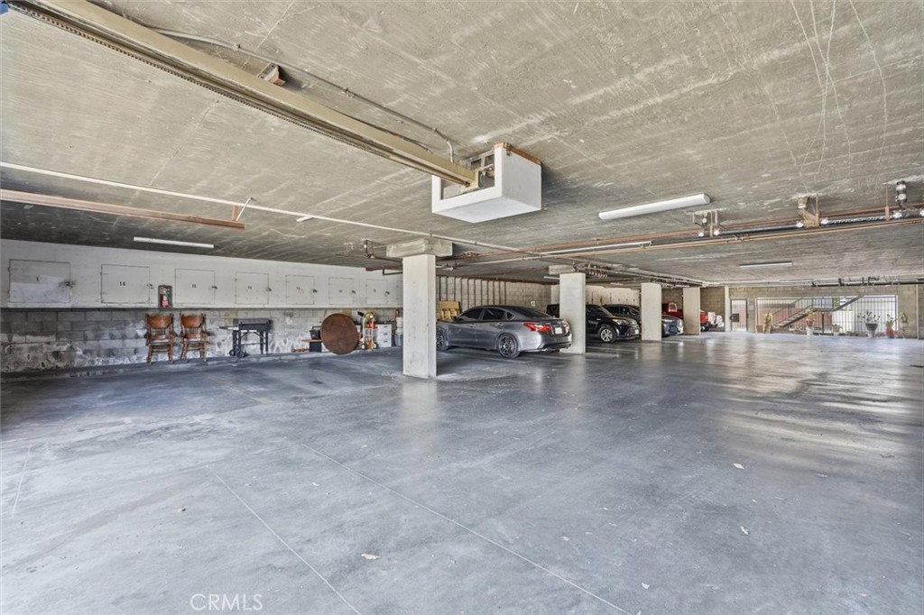 635 W 15th Street Property Photo 10