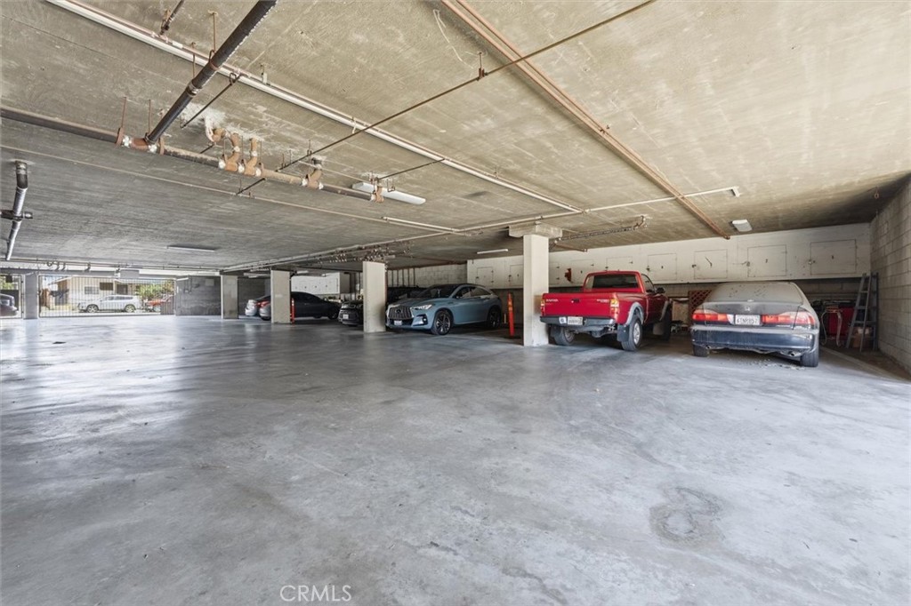635 W 15th Street Property Photo 11