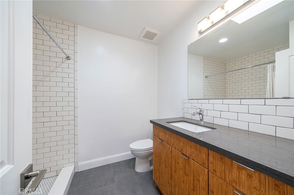 1601 Veteran Avenue 301/302 Property Photo 9