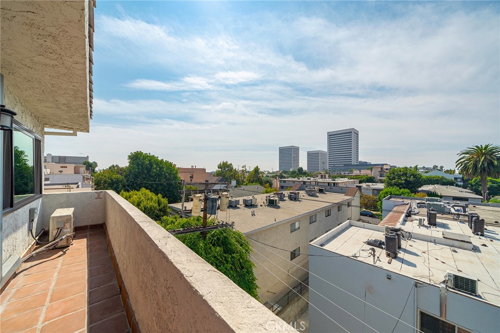 1601 Veteran Avenue 301/302 Property Photo 12