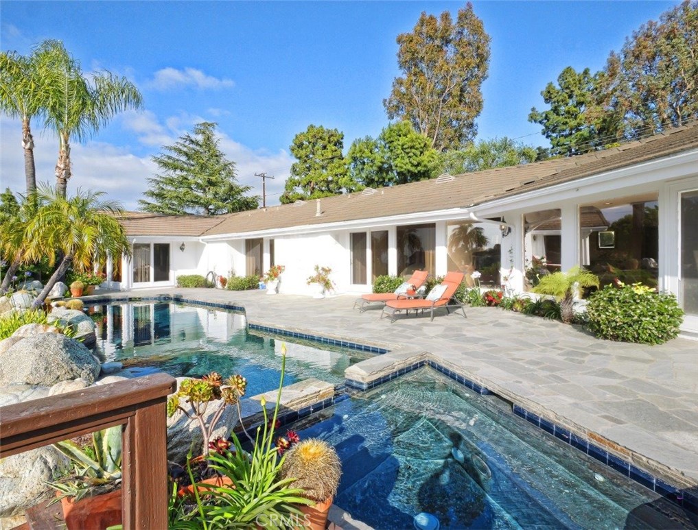 14 Georgeff Property Photo 1