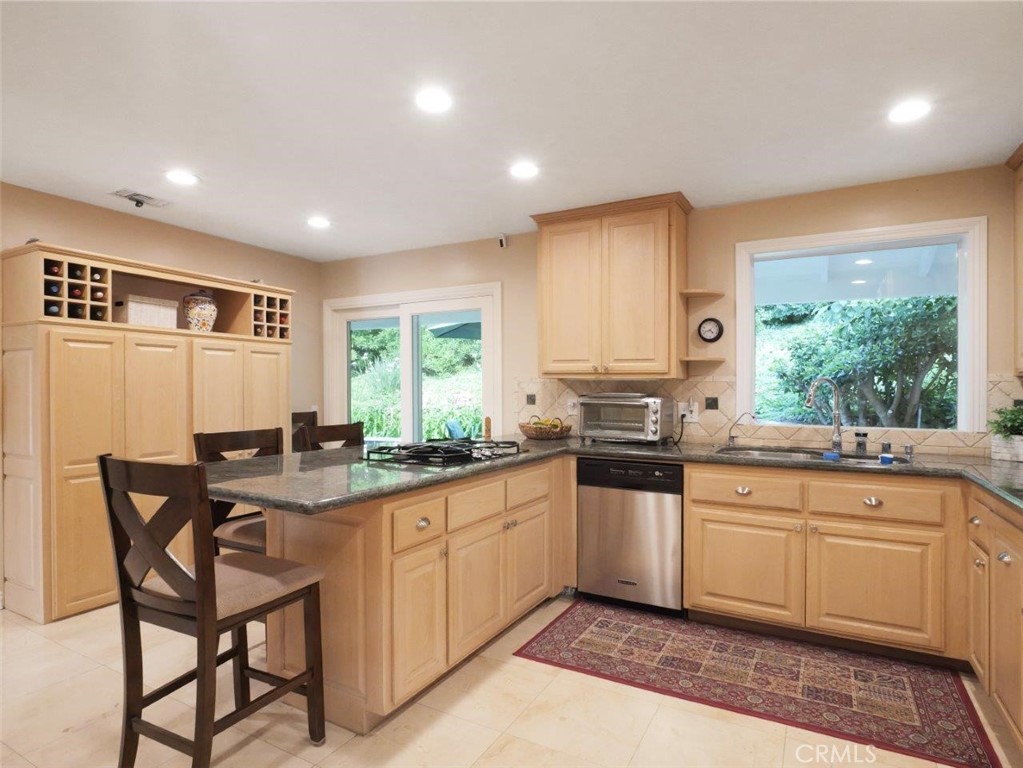 14 Georgeff Property Photo 24