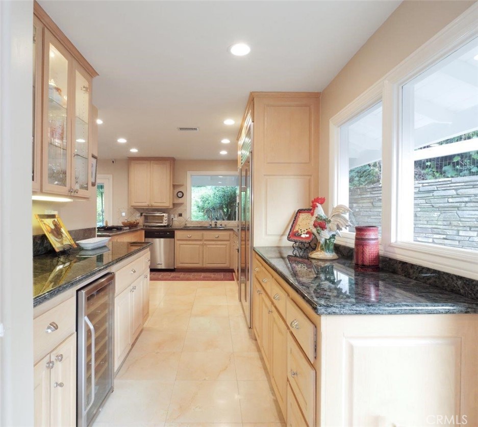 14 Georgeff Property Photo 25