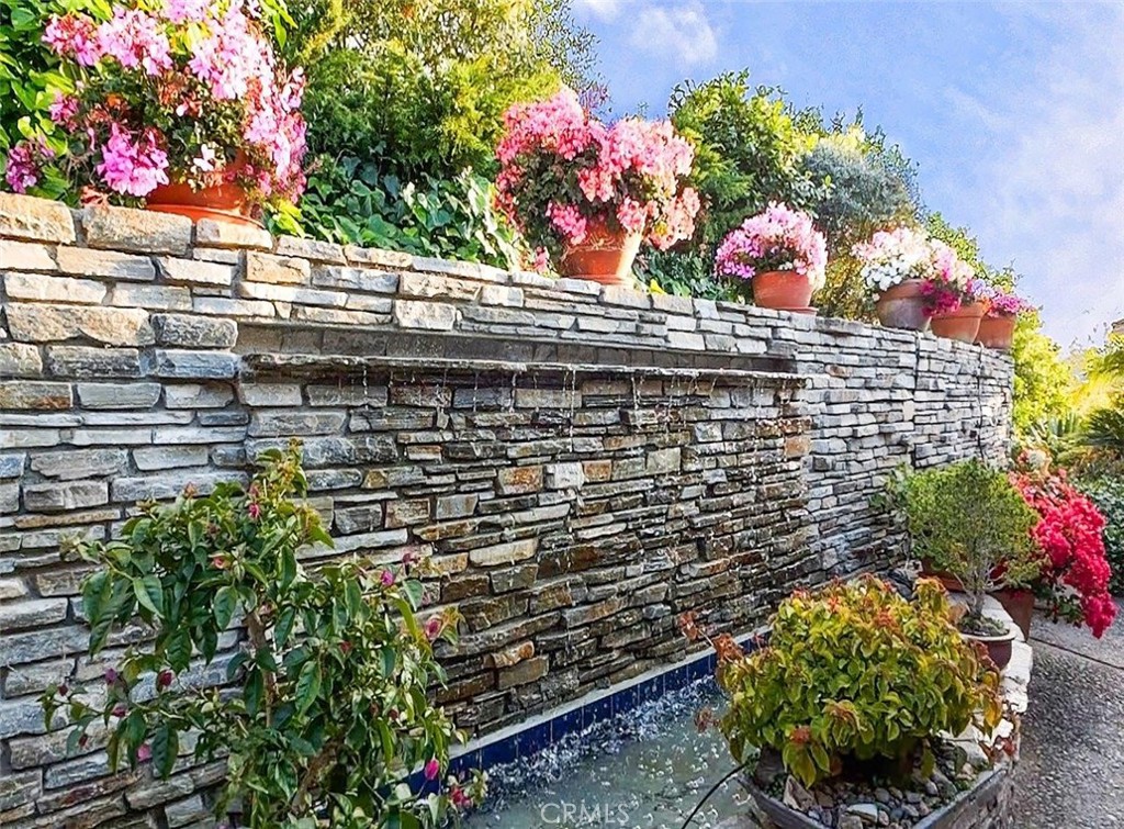 14 Georgeff Property Photo 27